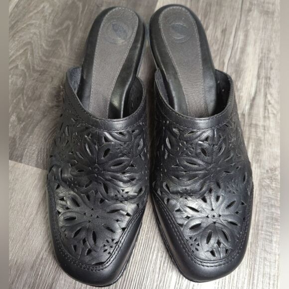 Nurture Black tooled cutout leather comfort mule clogs womens 8.5 - Picture 6 of 7